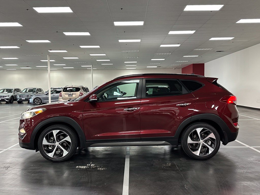 Used 2016 Hyundai Tucson Limited w/ Option Group 03 FWD image 4