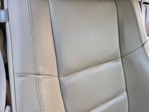 Used 2019 Jeep Grand Cherokee Limited AWD/4WD image 18