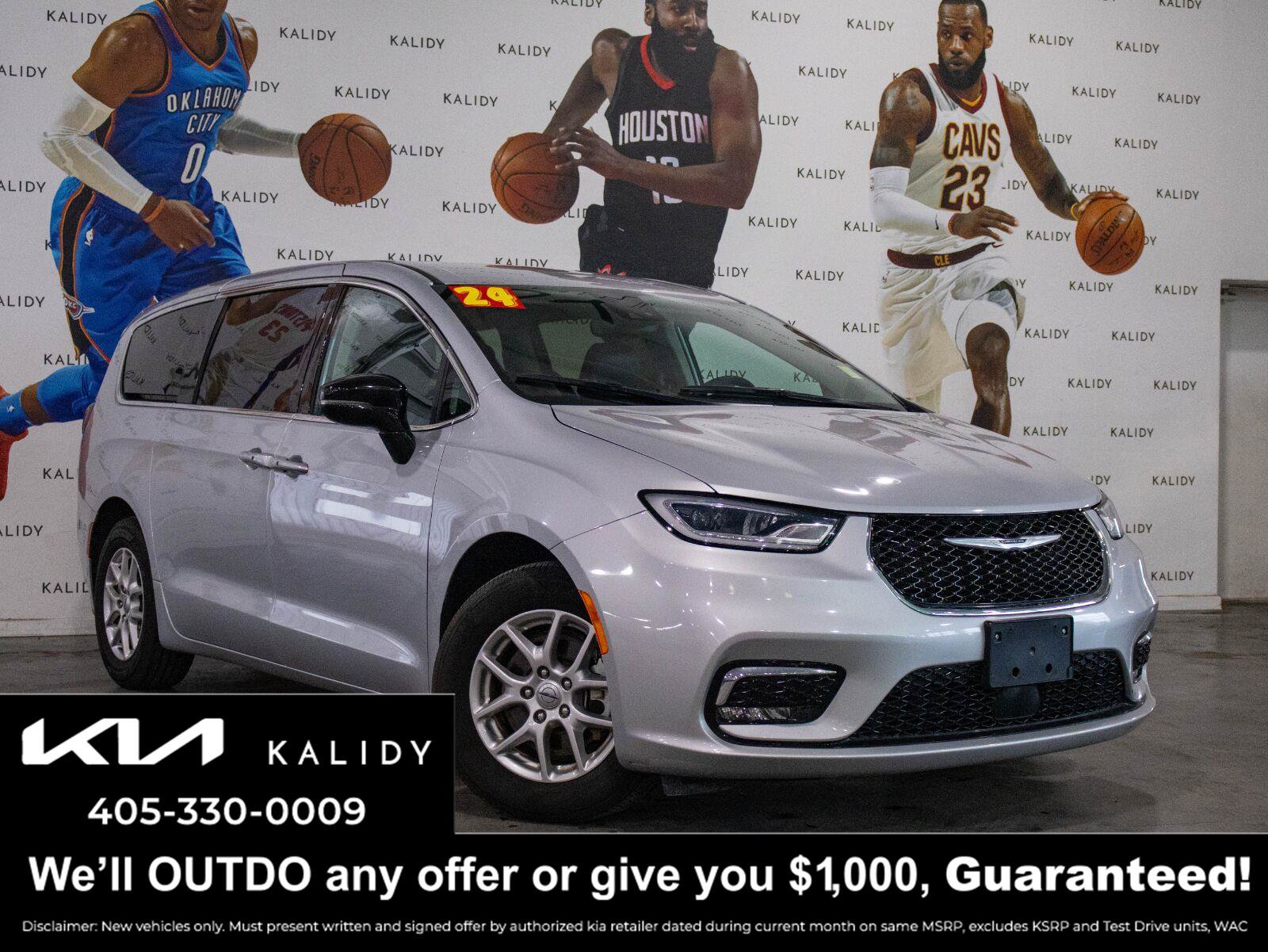 Used 2024 Chrysler Pacifica Touring-L FWD image 1