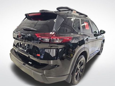 Used 2026 Nissan Rogue SV image 12