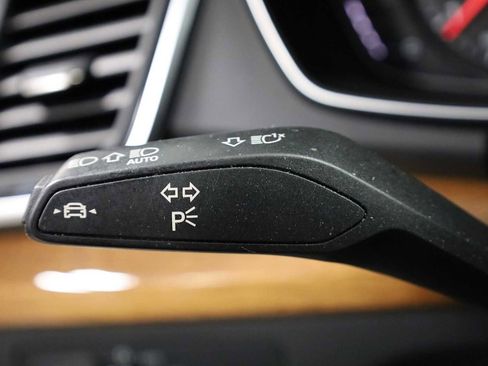 Used 2023 Audi Q5 2.0T Premium w/ Convenience Package image 28