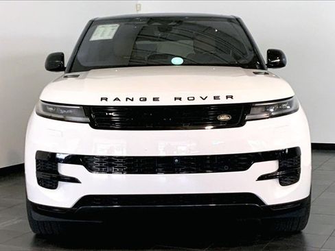 Used 2023 Land Rover Range Rover Sport SE image 3