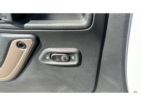 Used 2016 Jeep Wrangler Unlimited Sahara AWD/4WD image 12