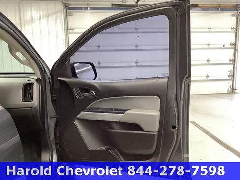 Used 2016 Chevrolet Colorado LT w/ LT Convenience Package image 9