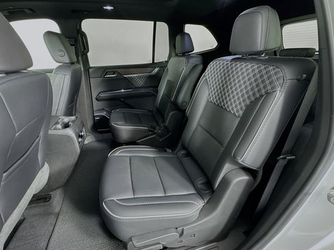 Used 2024 GMC Acadia Denali image 26