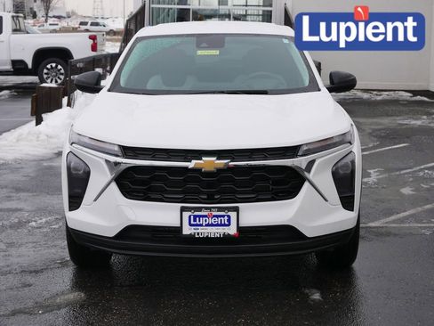 Used 2024 Chevrolet Trax LS image 10