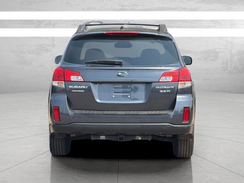 Used 2013 Subaru Outback 3.6R Limited AWD/4WD image 6