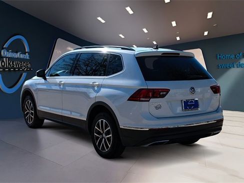Used 2020 Volkswagen Tiguan SE w/ Panoramic Sunroof Package image 6