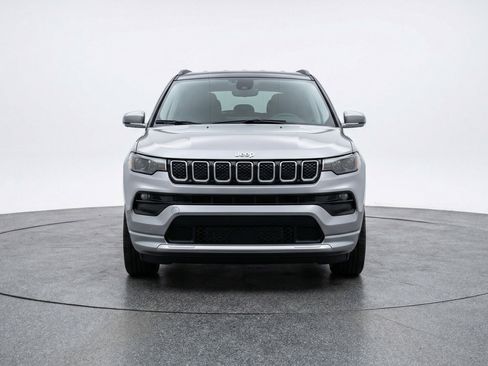 Used 2025 Jeep Compass Limited AWD/4WD image 2