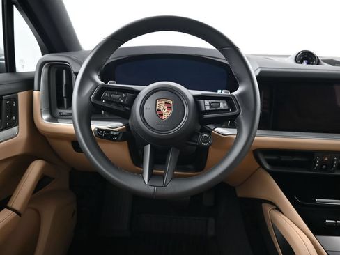 Certified 2026 Porsche Cayenne E-Hybrid Coupe AWD/4WD image 13