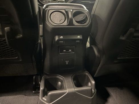 Used 2023 Jeep Wrangler Unlimited Rubicon w/ Cold Weather Group AWD/4WD image 35