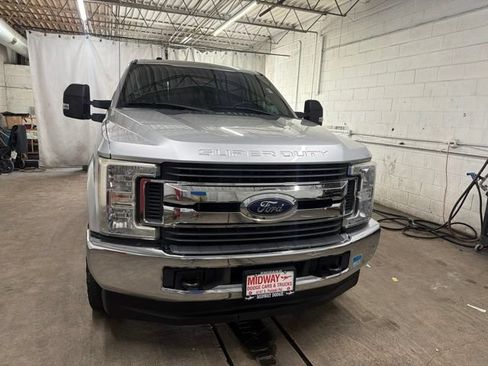 Used 2017 Ford F250 XLT AWD/4WD image 5
