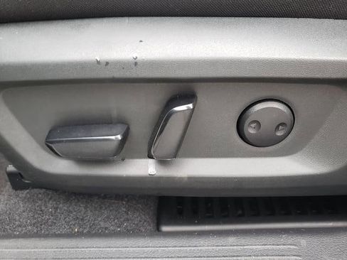 Used 2022 Nissan Rogue SV image 19