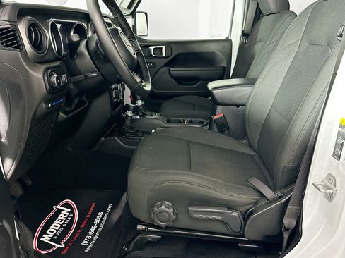 Used 2023 Jeep Wrangler Unlimited w/ Cold Weather Group image 16