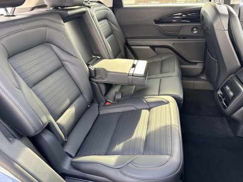 New 2026 Lincoln Nautilus Reserve image 10