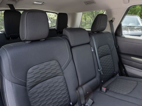 Used 2024 Nissan Pathfinder SV w/ Black Appearance Package AWD/4WD image 30