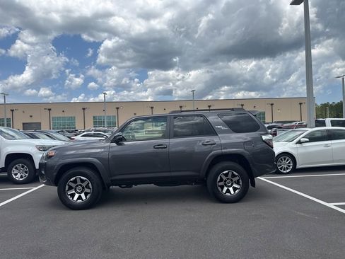 Used 2022 Toyota 4Runner TRD Off-Road Premium AWD/4WD image 4