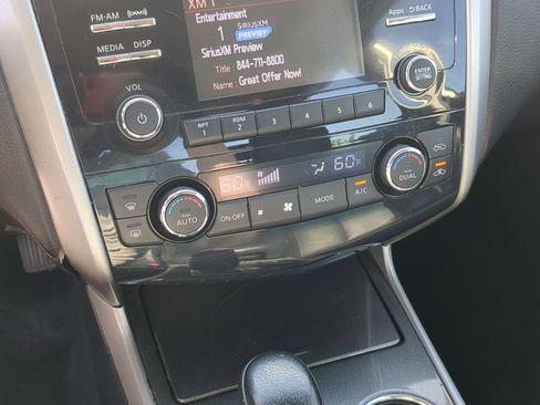 Used 2014 Nissan Altima 2.5 SL w/ Moonroof Package image 16