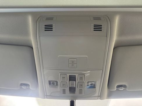 Used 2019 Volkswagen Tiguan SE w/ Panoramic Sunroof Package FWD image 27