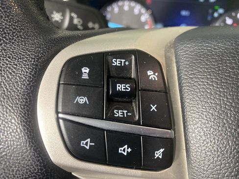 Used 2023 Ford Explorer XLT w/ Equipment Group 202A image 10