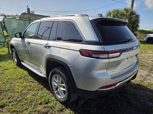 Used 2025 Jeep Grand Cherokee Laredo X w/ Trailer Tow Package AWD/4WD image 4