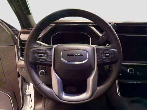 Used 2025 GMC Sierra 3500 Denali w/ Denali Reserve Package AWD/4WD image 11
