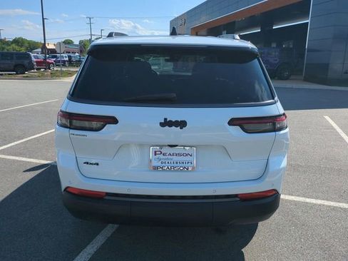 New 2026 Jeep Grand Cherokee L Limited w/ Limited Altitude Package AWD/4WD image 5