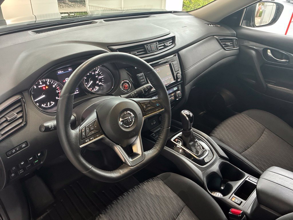 Used 2020 Nissan Rogue SV w/ Premium Package AWD/4WD image 11