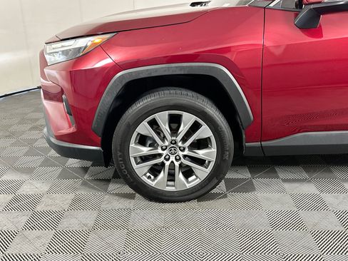 Used 2022 Toyota RAV4 XLE Premium FWD image 11