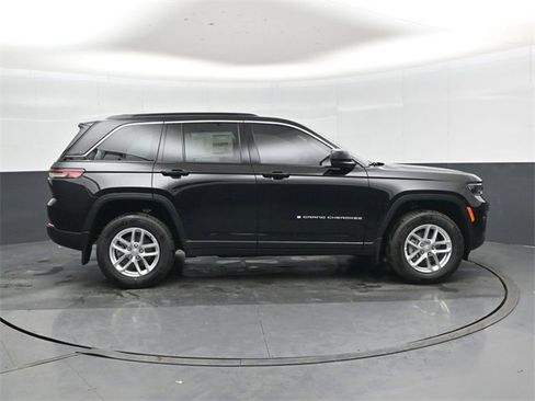 New 2025 Jeep Grand Cherokee Laredo X w/ Luxury Tech Group I image 2