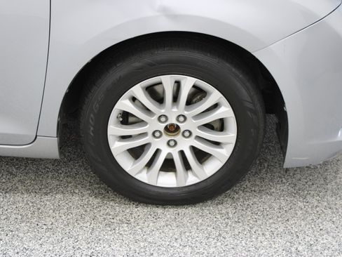 Used 2015 Toyota Sienna XLE Premium FWD image 5