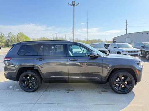 New 2026 Jeep Grand Cherokee L Limited AWD/4WD image 8
