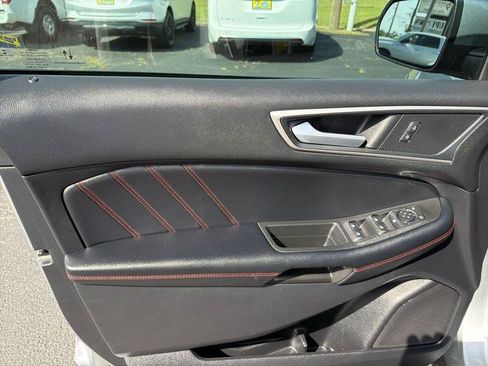 Used 2021 Ford Edge ST-Line FWD image 14