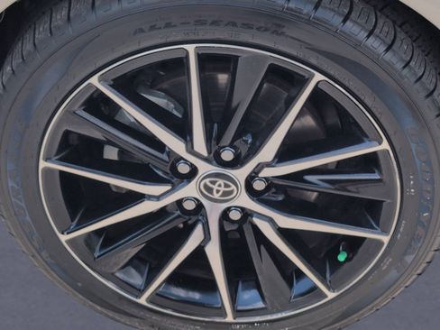 Used 2022 Toyota Camry SE FWD image 35