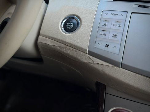 Used 2009 Toyota Avalon XL FWD image 25