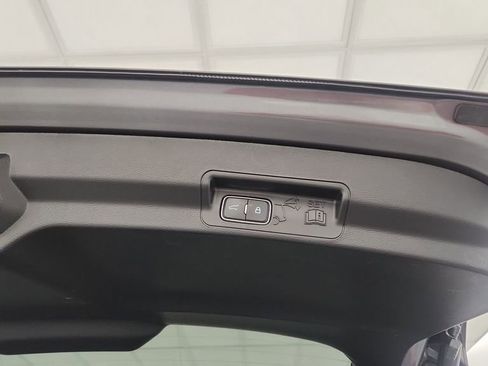 Used 2023 Ford Explorer XLT w/ Equipment Group 202A image 23