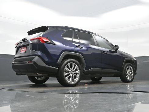 Used 2020 Toyota RAV4 XLE Premium FWD image 32