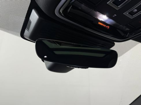 Used 2026 Land Rover Range Rover Velar Dynamic SE AWD/4WD image 18
