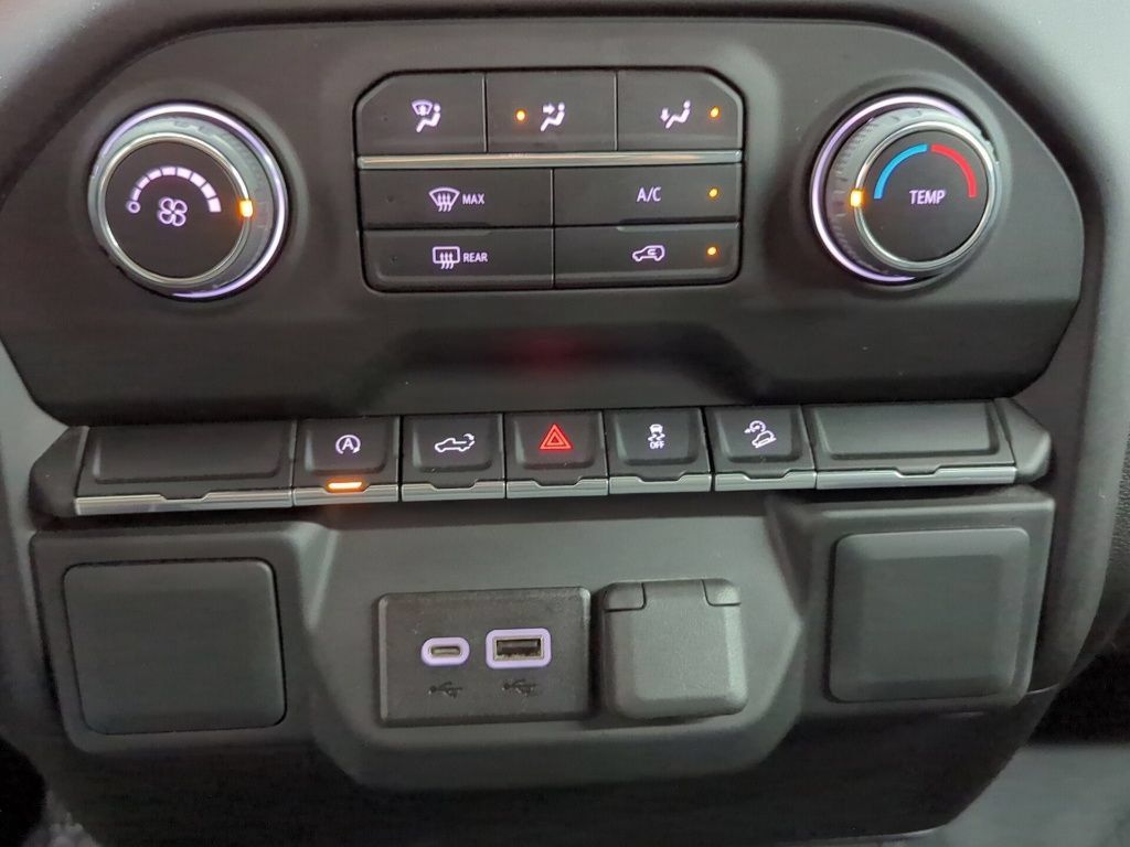 Used 2022 Chevrolet Silverado 1500 Custom Trail Boss AWD/4WD image 15