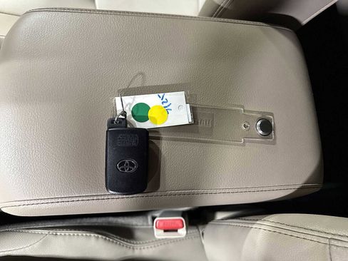 Certified 2021 Toyota 4Runner SR5 Premium image 34