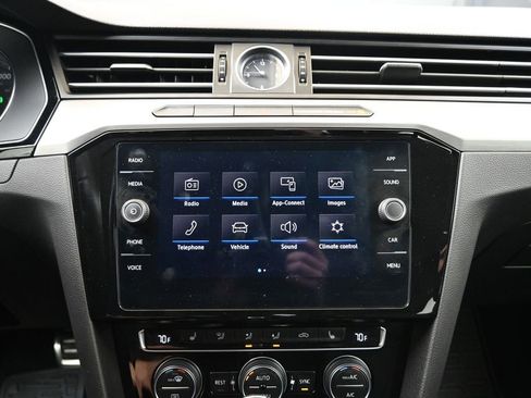 Used 2019 Volkswagen Arteon SE FWD image 32