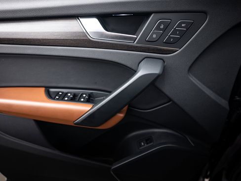 Used 2023 Audi Q5 2.0T Premium w/ Convenience Package image 15