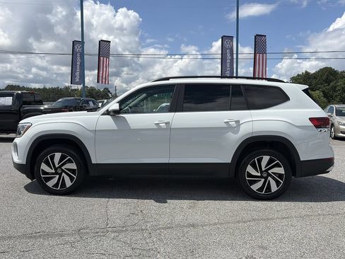 Used 2025 Volkswagen Atlas SE FWD image 21