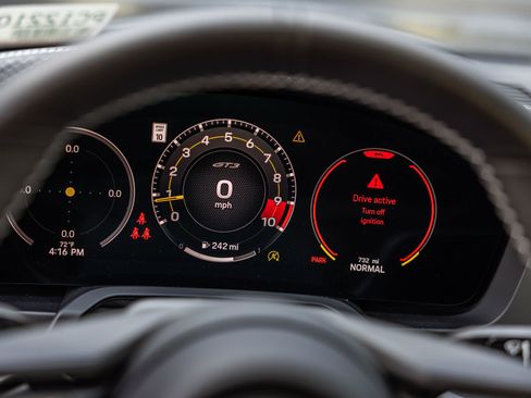 Used 2026 Porsche 911 GT3 RWD image 13