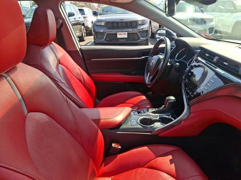 Used 2020 Toyota Camry XSE image 11