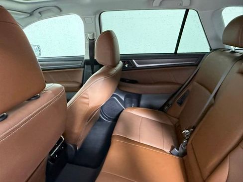 Used 2017 Subaru Outback 2.5i Touring AWD/4WD image 37