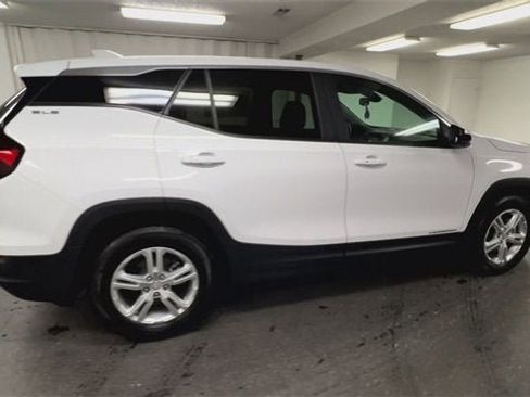 Certified 2024 GMC Terrain SLE image 9