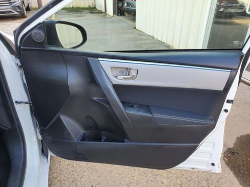 Used 2015 Toyota Corolla LE FWD image 17