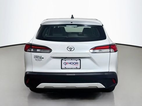 Certified 2025 Toyota Corolla Cross L FWD image 6