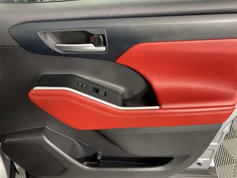 Used 2023 Toyota Highlander XSE image 26